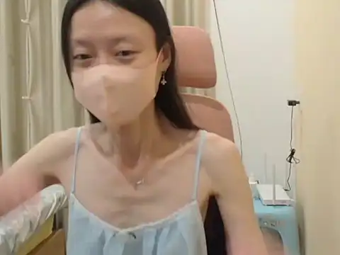 Lil-Cherries online show from 04.06.26