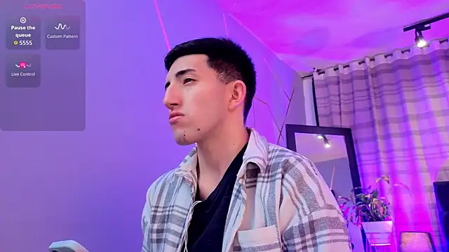 Un Sluttyy online show from 12.19.25