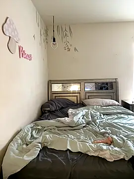 Snapshot of carmelpeach chatting on 11.19.25 carmelpeach online show from 11.19.25