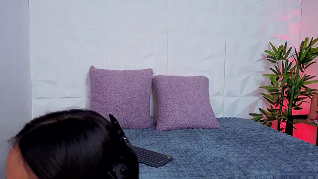 Snapshot of AuroraLanee_ chatting on 11.10.25 AuroraLanee online show from 11.10.25