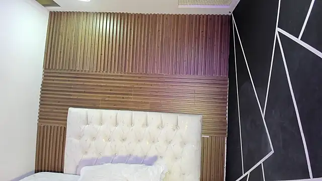 ZarinaWynne online show from 03.26.26