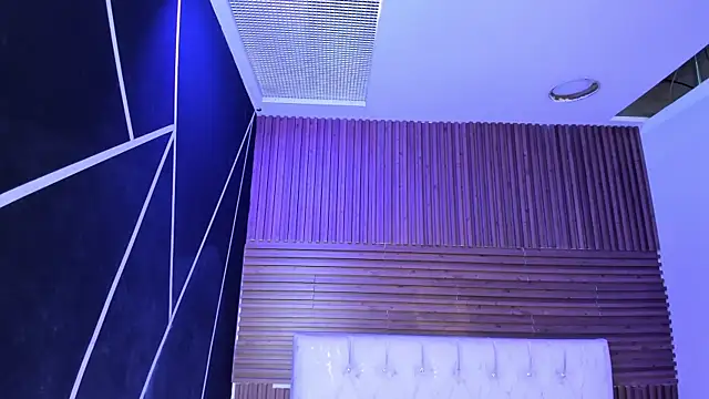 ZarinaWynne online show from 04.04.26