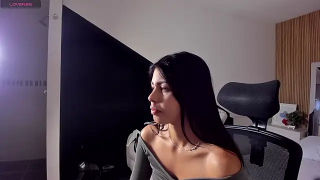 ZarinaWynne online show from 04.06.26