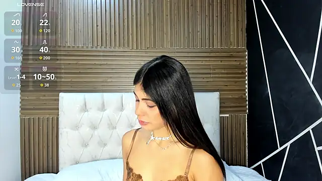 ZarinaWynne online show from 04.23.26