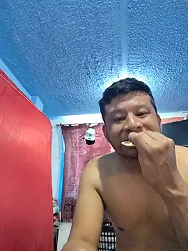 Snapshot of themorenofit08 chatting on 05.16.26 themorenofit08 online show from 05.16.26