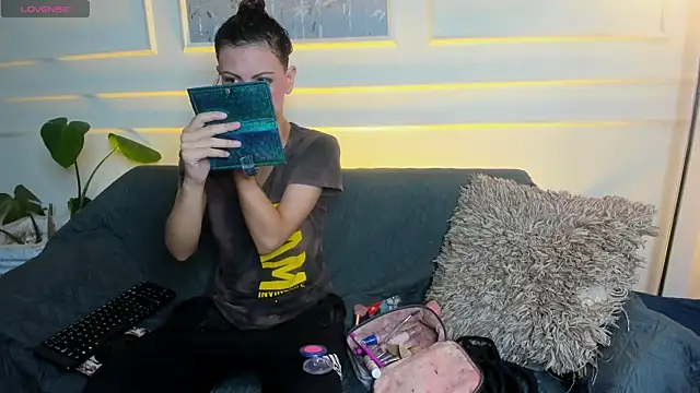 AliceMadnes online show from 03.13.26