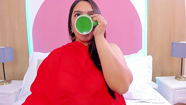 Snapshot of _Krishaa chatting on 11.11.25 Krishaa online show from 11.11.25