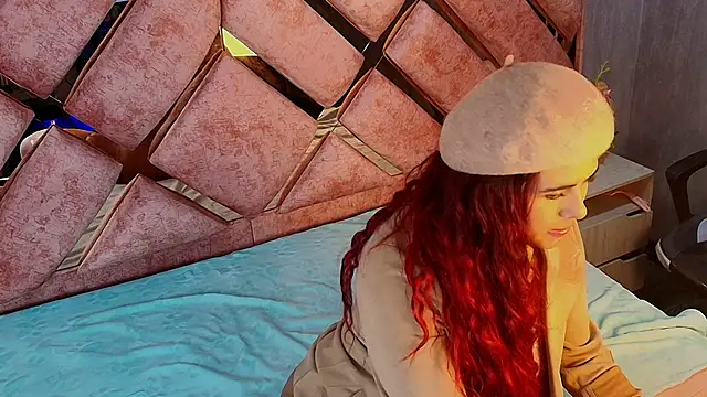 Snapshot of aprilrussell_ chatting on 11.10.25 aprilrussell online show from 11.10.25