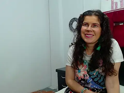 Snapshot of AubreyJoy chatting on 11.10.25 AubreyJoy online show from 11.10.25