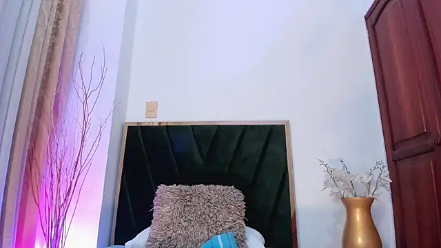 Snapshot of CandiceKerr chatting on 11.15.25 CandiceKerr online show from 11.15.25