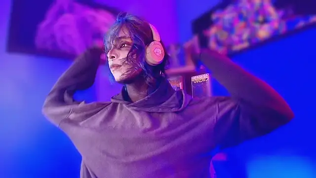 luxiel  online show from 03.11.26