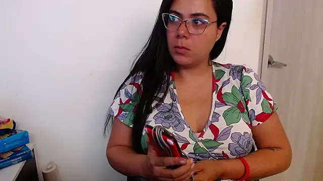 Snapshot of LorieFerrer chatting on 03.07.25 LorieFerrer online show from 03.07.25