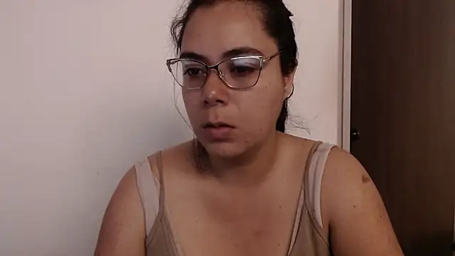 Snapshot of LorieFerrer chatting on 03.08.25 LorieFerrer online show from 03.08.25