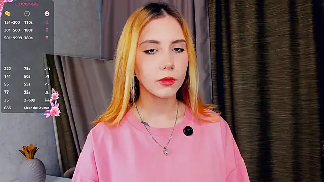 Snapshot of LilyMaiorano chatting on 11.09.25 LilyMaiorano online show from 11.09.25