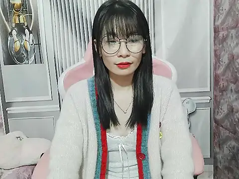 Snapshot of Ella039 chatting on 12.14.25 Ella039 online show from 12.14.25