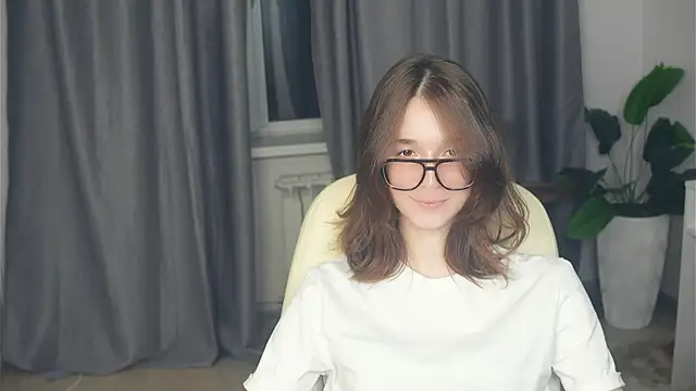 Snapshot of MargeneLeisure chatting on 11.08.25 MargeneLeisure online show from 11.08.25