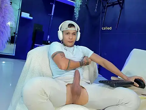 Snapshot of strong_dick7in chatting on 05.07.26 strong dick7in online show from 05.07.26