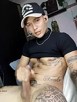 Snapshot of strong_dick7in chatting on 07.22.26 strong dick7in online show from 07.22.26