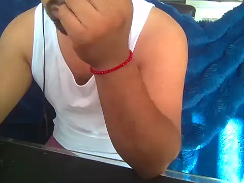 Snapshot of brabuconequisde chatting on 11.10.25 brabuconequisde online show from 11.10.25