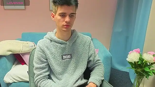 Snapshot of LiamMerci chatting on 11.09.25 LiamMerci online show from 11.09.25