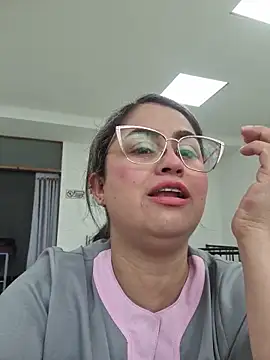 Snapshot of Laurenwc chatting on 11.13.25 Laurenwc online show from 11.13.25