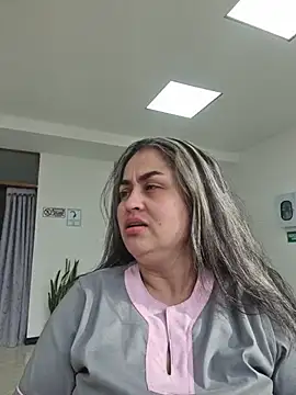 Snapshot of Laurenwc chatting on 11.15.25 Laurenwc online show from 11.15.25