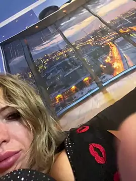 liongirl69 online show from 11.25.25