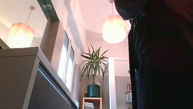 Snapshot of CuteDaddy92 chatting on 11.25.25 CuteDaddy92 online show from 11.25.25