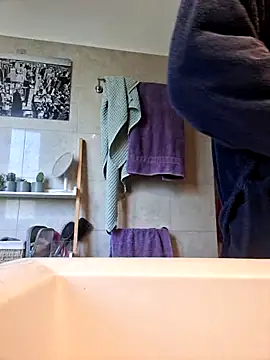 Snapshot of CuteDaddy92 chatting on 12.05.25 CuteDaddy92 online show from 12.05.25