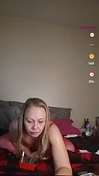 Snapshot of nikkibae33 chatting on 02.19.26 nikkibae33 online show from 02.19.26
