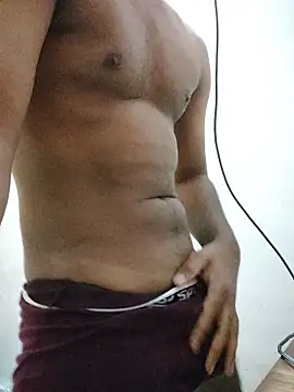 Snapshot of YoursLad4 chatting on 11.07.25 YoursLad4 online show from 11.07.25