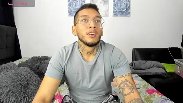 ariannawil online show from 12.15.25