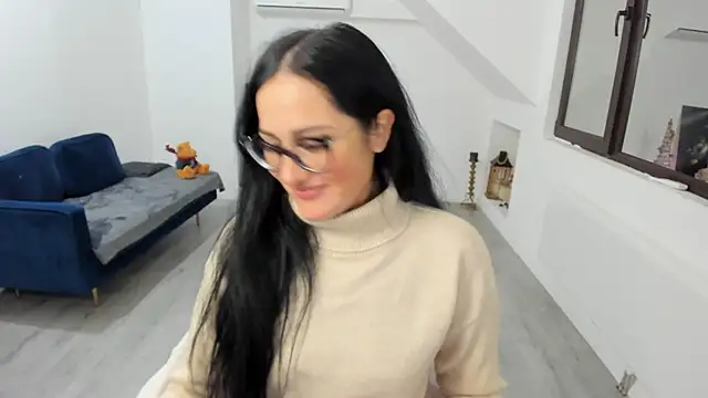 AnyaEvy online show from 12.20.25