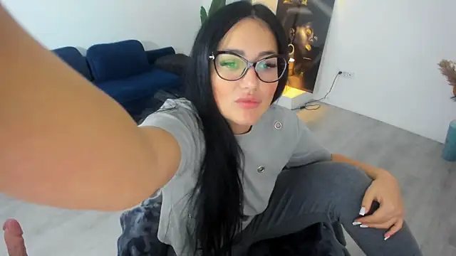 AnyaEvy online show from 04.22.26