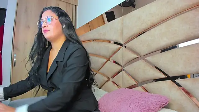 PARKERTHOMPSON online show from 12.21.25