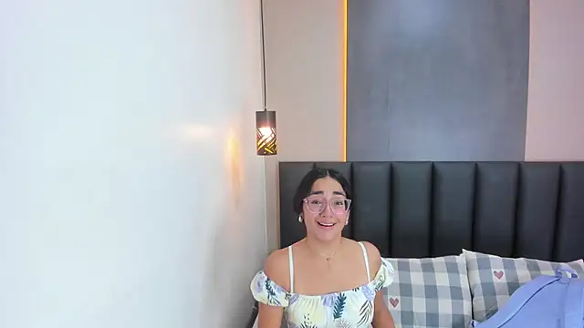 NicoletCherry   online show from 12.13.25