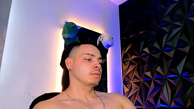 Snapshot of Maxwell_Dupont chatting on 11.11.25 Maxwell Dupont online show from 11.11.25