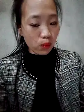 Snapshot of Yumiik2kk chatting on 11.16.25 Yumiik2kk online show from 11.16.25