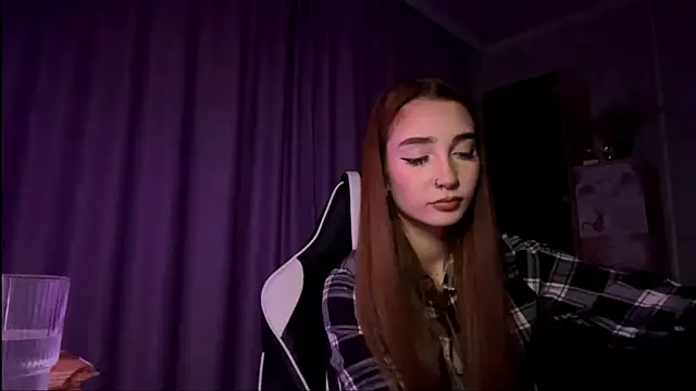 HollyPaw online show from 11.19.25