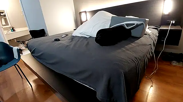 Mreroticking online show from 12.20.25