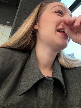 SashaCatt online show from 12.19.25