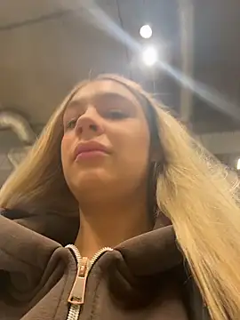 SashaCatt online show from 04.19.26