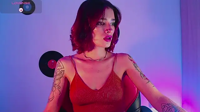 Snapshot of rotwallace chatting on 12.18.25 rotwallace online show from 12.18.25