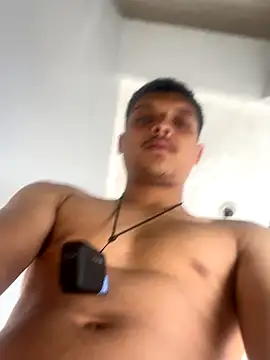 Snapshot of Jockeyn chatting on 12.14.25 Jockeyn online show from 12.14.25