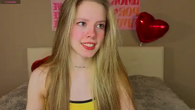 TiffinyMergist online show from 02.20.26