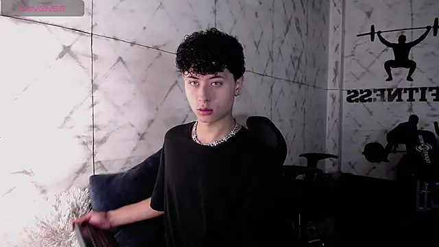 Noah dupont  online show from 12.02.25