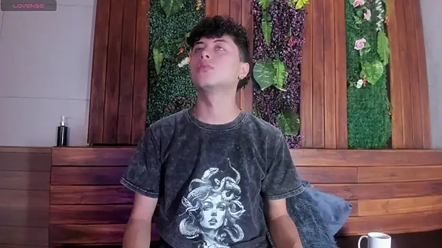 Noah dupont  online show from 12.21.25