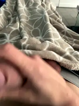 groschibre40100 online show from 12.17.25