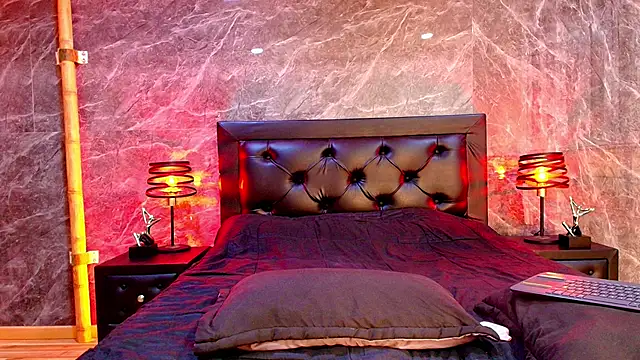 Sasha Larsen online show from 12.01.25