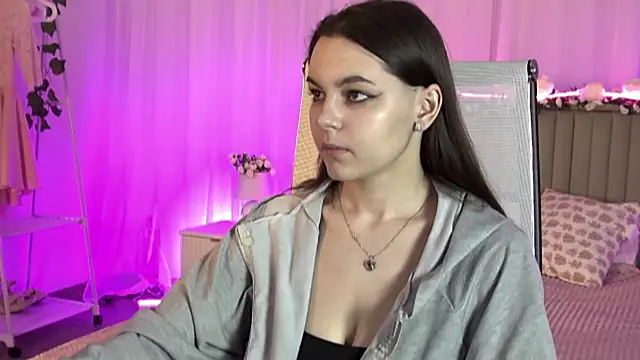 Snapshot of FrancescaCavaliere chatting on 04.22.26 FrancescaCavaliere online show from 04.22.26